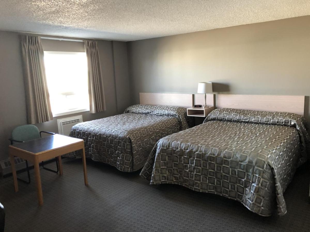 Arbour Ridge Inn & Suites Kindersley Esterno foto