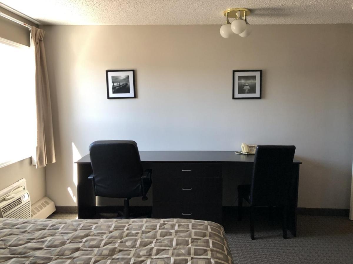 Arbour Ridge Inn & Suites Kindersley Esterno foto