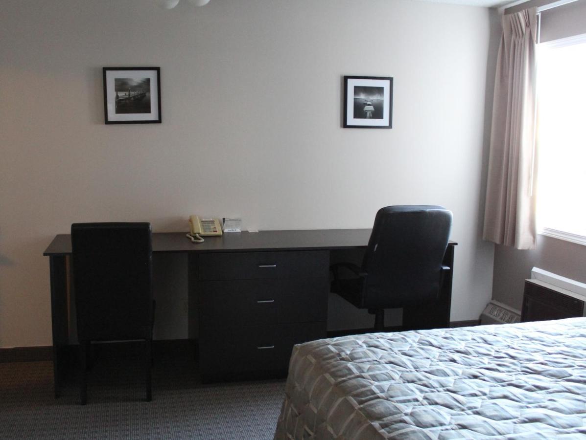 Arbour Ridge Inn & Suites Kindersley Esterno foto