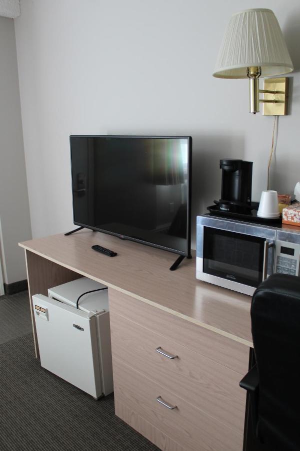 Arbour Ridge Inn & Suites Kindersley Esterno foto